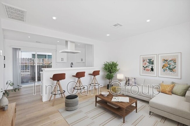 Photo - 243 E 20th St Unit C