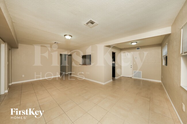 Photo - 7813 Orleans St