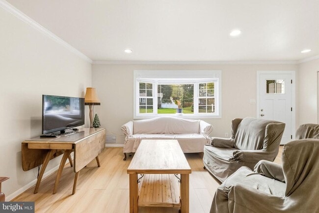 Photo - 7810 Kalorama Rd