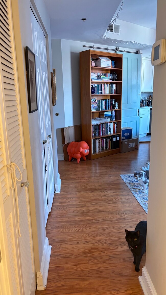 Photo - 1621 T St NW Unit 807