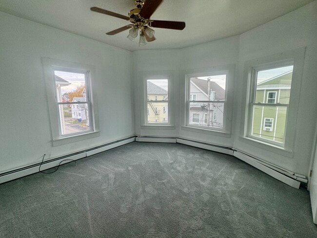 Building Photo - 61 John St Unit 3