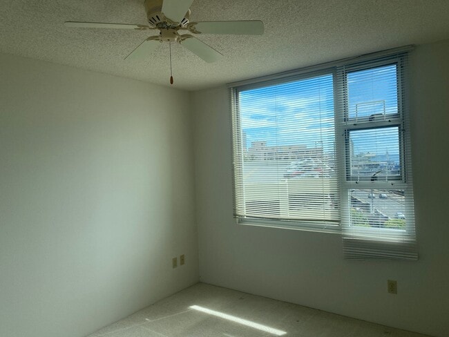 Photo - 215 N King St