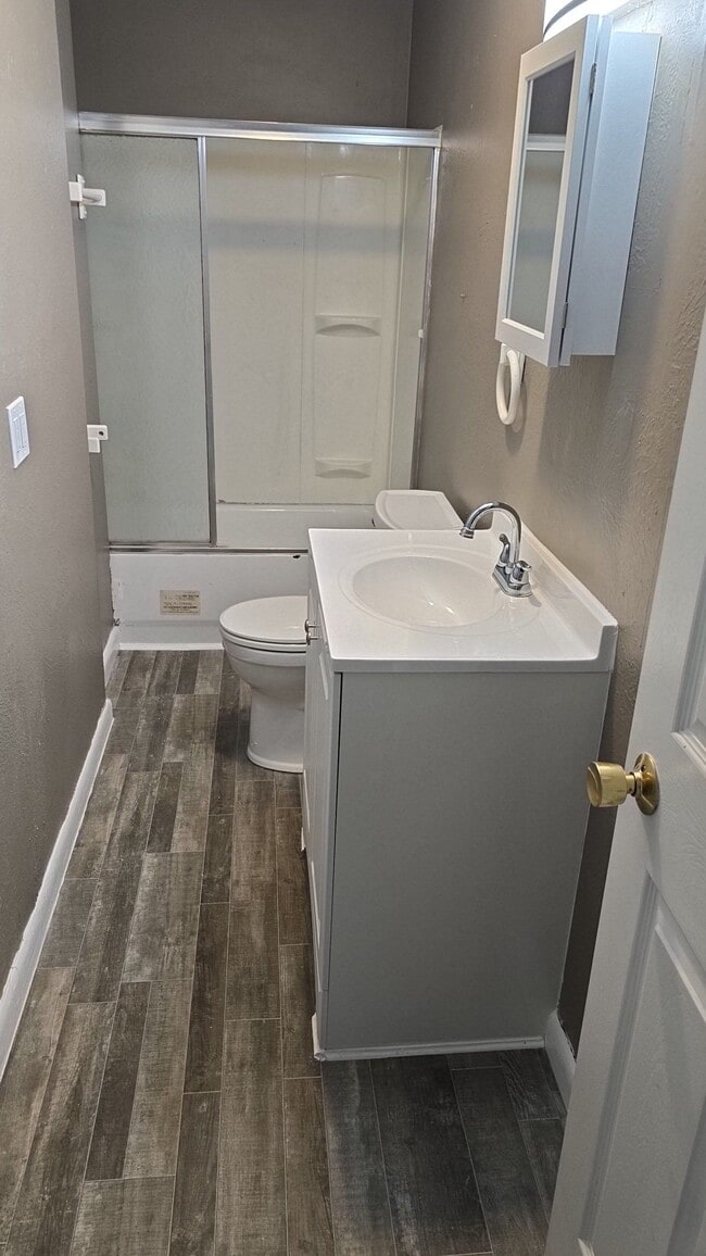 Building Photo - Cavin St. Unit 6