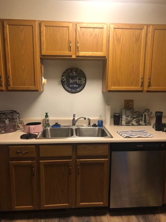 Photo - 305 Sheetz Way