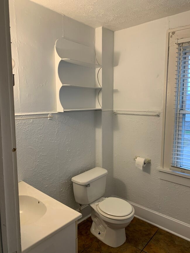 Photo - 140 Neal Ave Unidad 1-2