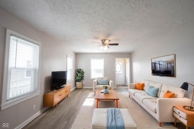 74 N 2nd Ave