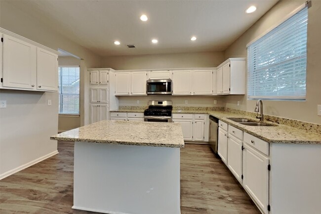 Photo - 4906 Echo Falls Dr