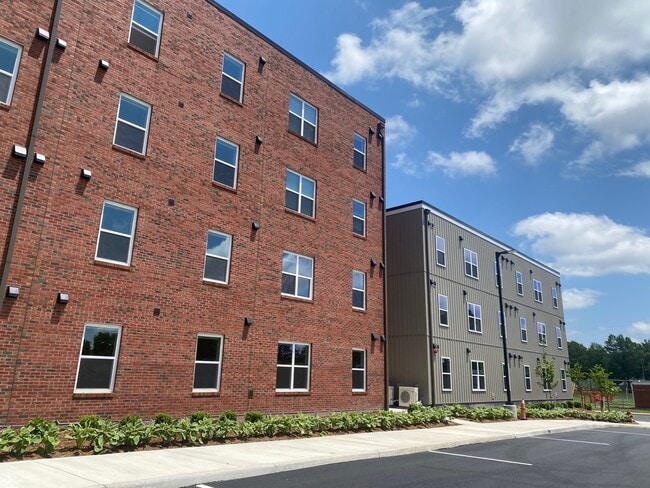 Saratoga Place - Saratoga Place Apartments