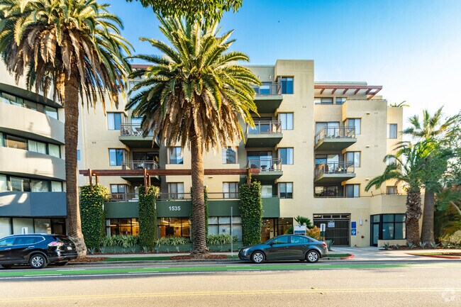 Exterior - PR SM Venezia LLC