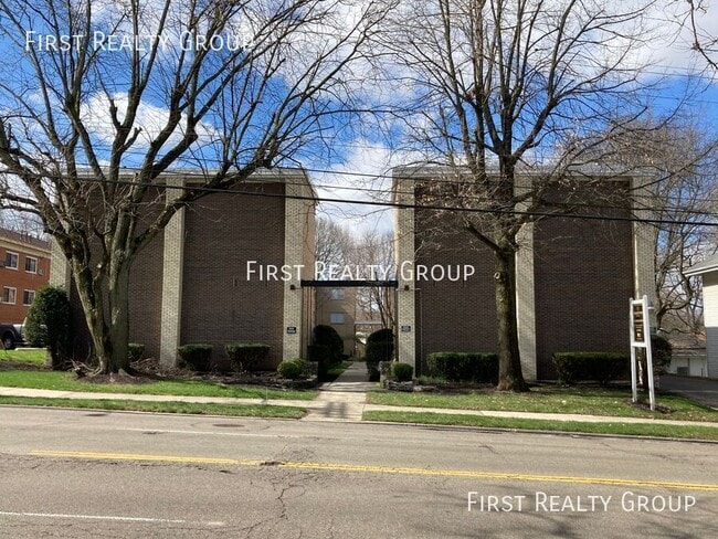 Building Photo - 737 Wilmington Ave Unit Apt. 14