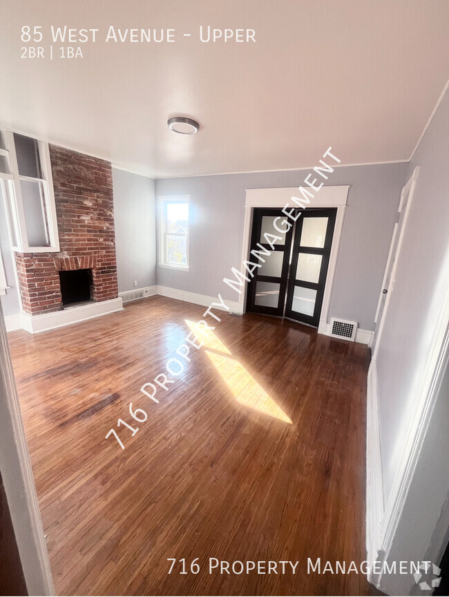 Building Photo - Charming, Fully Rehabbed 2 BR Apartment in... Unit Upper