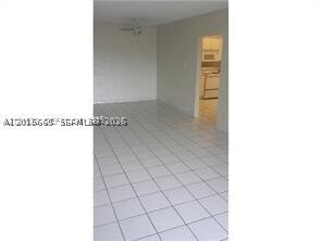 Building Photo - 5100 SW 41st St Unit 322