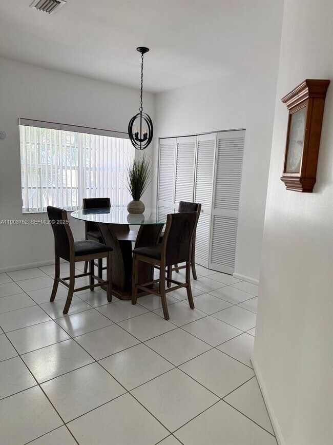 Photo - 11690 Briarwood Cir