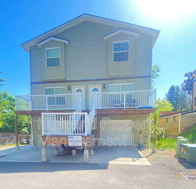 Building Photo - 1055 NE B St