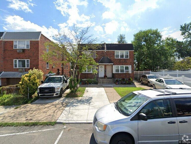 Building Photo - 2040 Rhawn St Rental