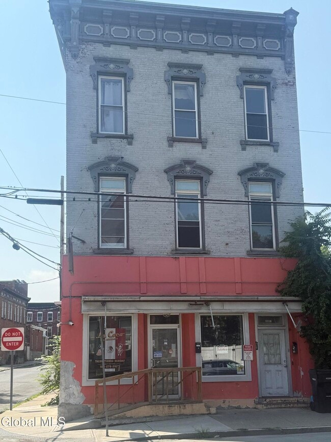 Building Photo - 3301 6th Ave Unit 2 Rental