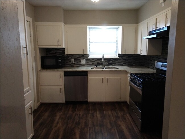 Photo - 2830 7th Ave N