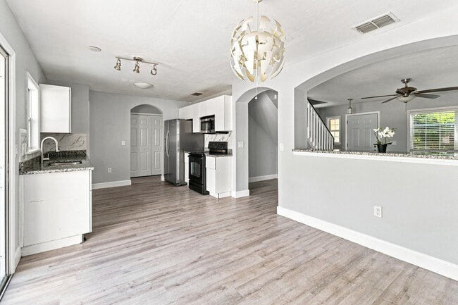 Photo - 1365 Carey Glen Cir