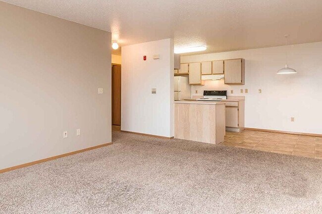 EAST WOODS APARTMENTS