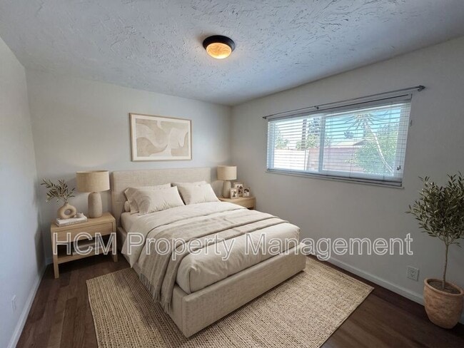 16402 Birdie Ln