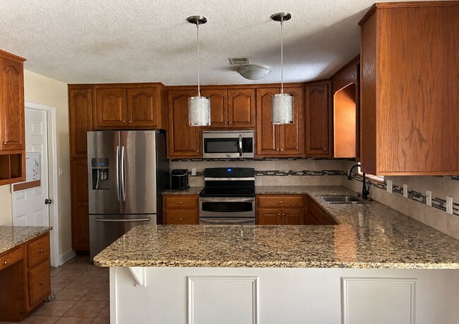Photo - 632 Mayflower Ave
