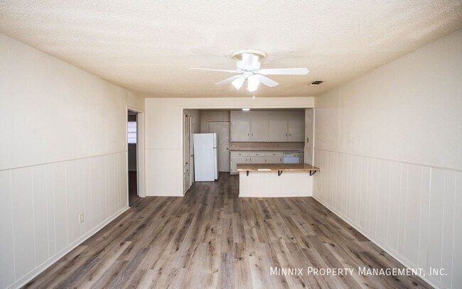 Photo - 2113 S Loop 289 Unit A
