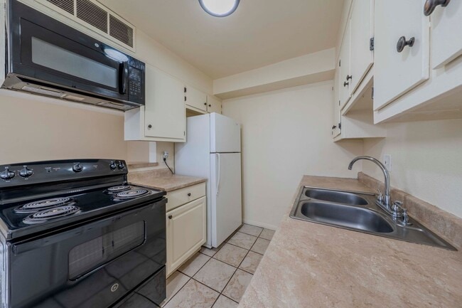 Photo - CORONADO Apartamento Unidad 1711 Coronado #2