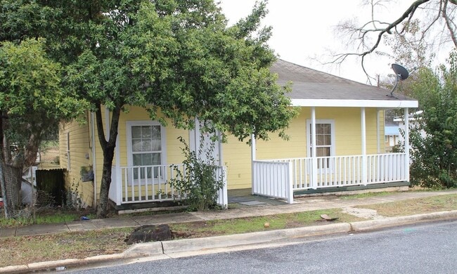 Building Photo - 2 Bedroom 2 Bath