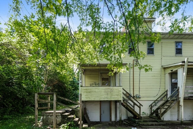 1606/1608 W High St.