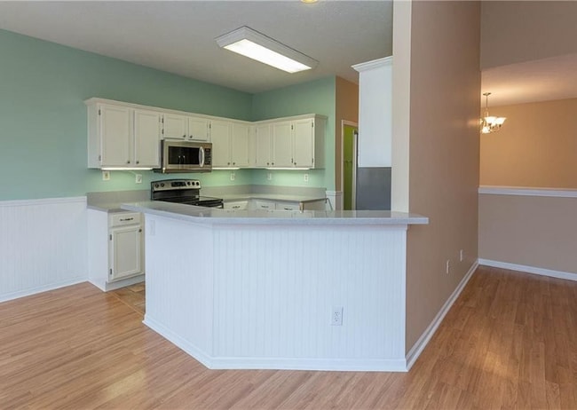 Photo - 608 Burr Oak Dr