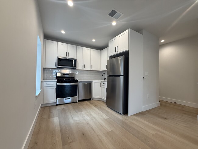 Photo - 160 Main St Unit 1