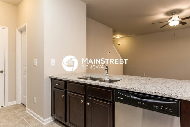 Photo - 3 Bedroom Pet-Friendly Home in Dallas, GA with Main Street Renewal