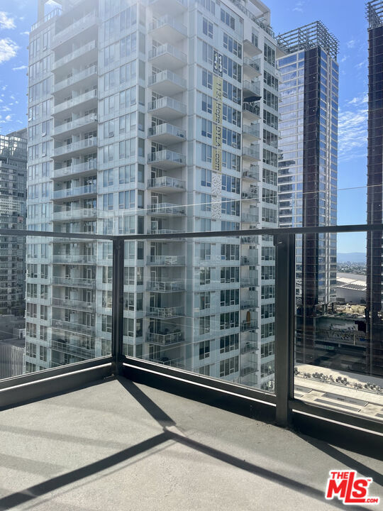 1100 S Hope St Unit 1704