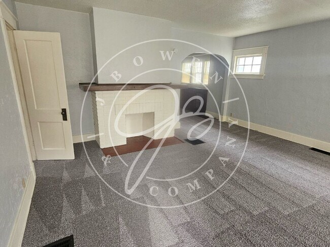 Photo - Charming 2 Bed, 1 Bath lower duplex in Toledo, OH - Don't Miss Out!