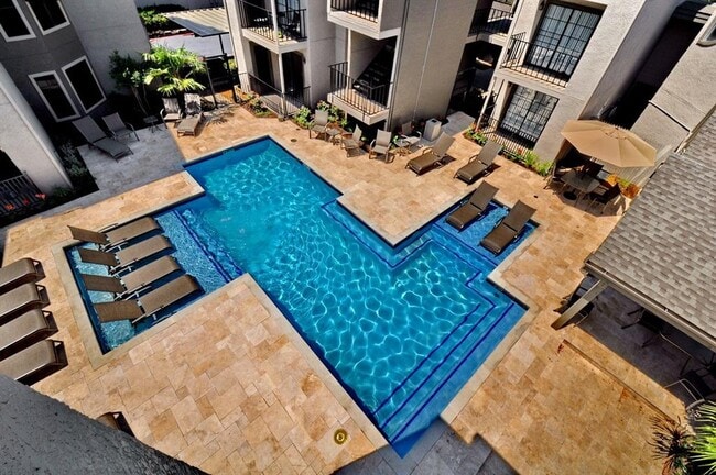 Photo - 6910 Skillman St