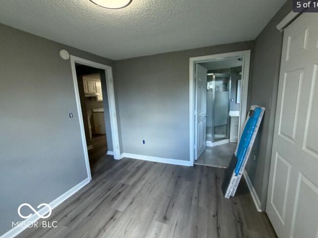 Photo - 610 Ingomar St