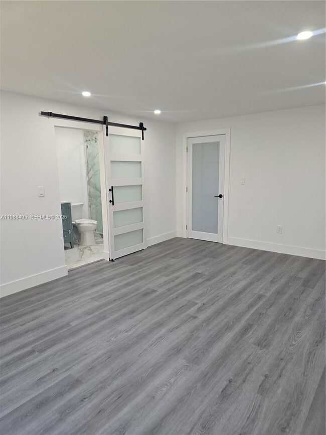 Photo - 6421 Allen St