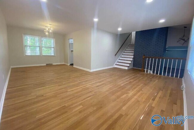 Photo - 8033 Navios Dr SE