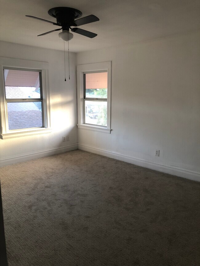 Building Photo - 3624 Arlington Ave Unit Apartment