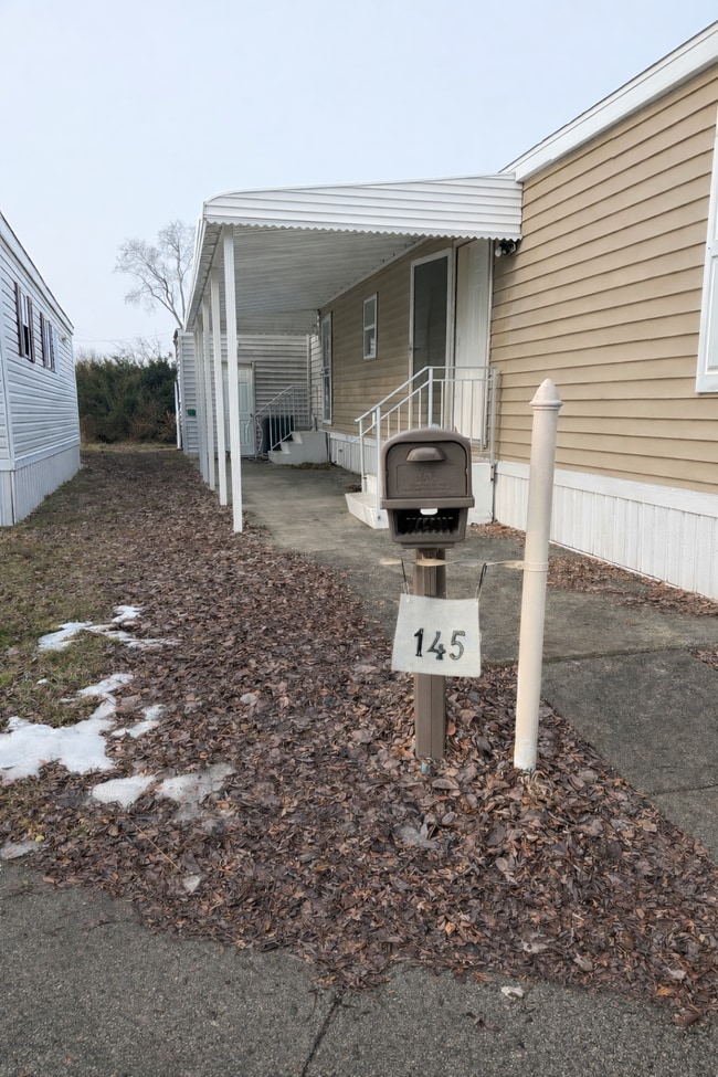 Building Photo - 145 Terri Dr