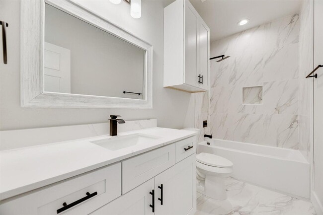 Photo - 2330 Fairfax Dr