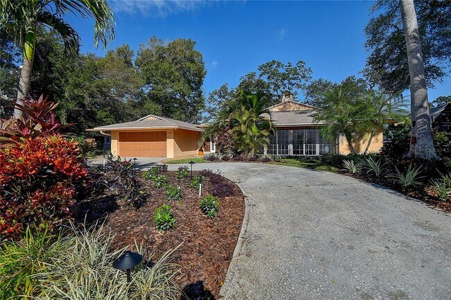 Photo - 1247 Monticello Blvd N