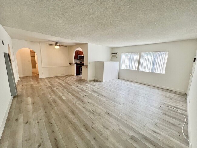 3728 S Bentley Ave Unit 1
