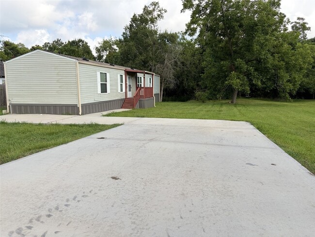 Photo - 215 Live Oak St