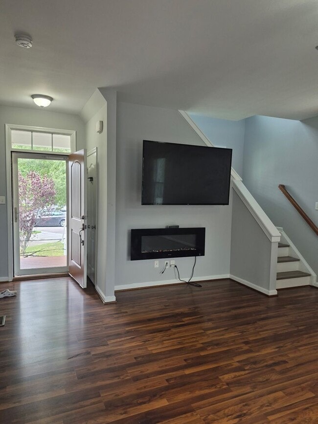 Photo - 3 Bedrooms, 2.5 Bathrooms Single Family Home