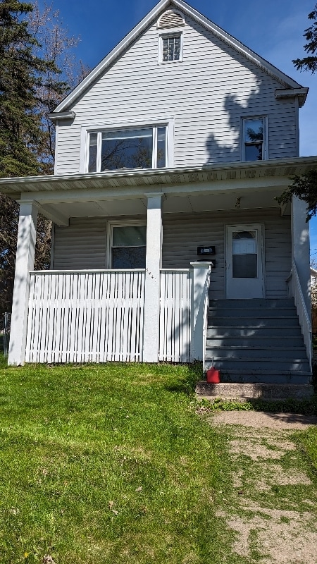 Building Photo - 2241 W 11th St Rental