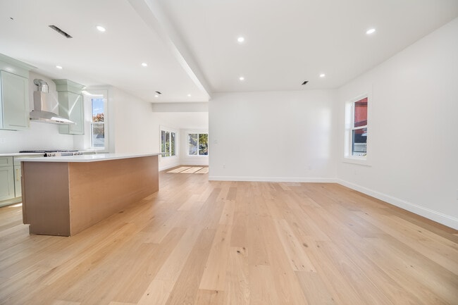 Photo - 11 Knollin St Unit 2