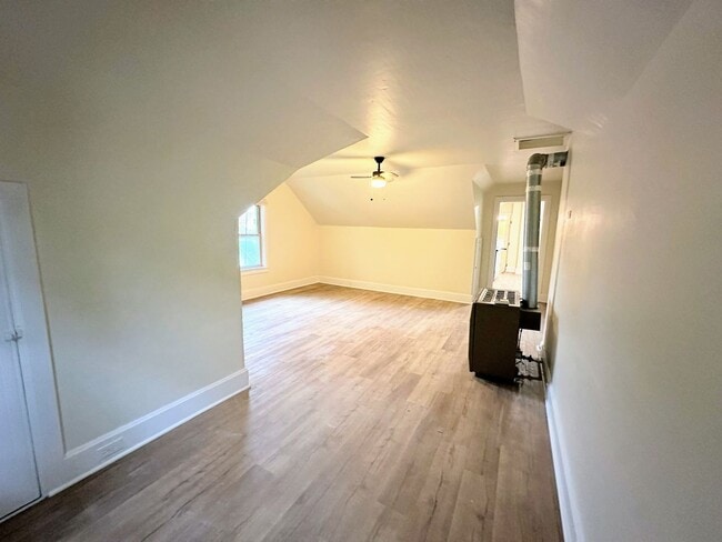 Photo - 1816 Wollmer St Unit Upper