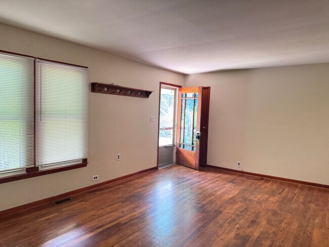Photo - Country Living on 2 Acres! Palmyra Area. 2 Bed/1 Bath and a office.