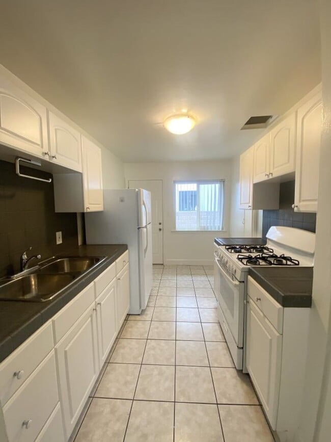 Photo - SDC T 1633-1639 Unit 1635